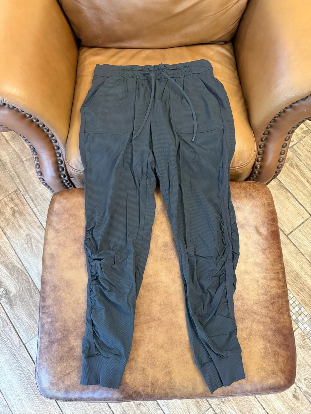 Lululemon Beyond the Dance Studio Jogger Sz 10 Black Travel Comfy Lightweight